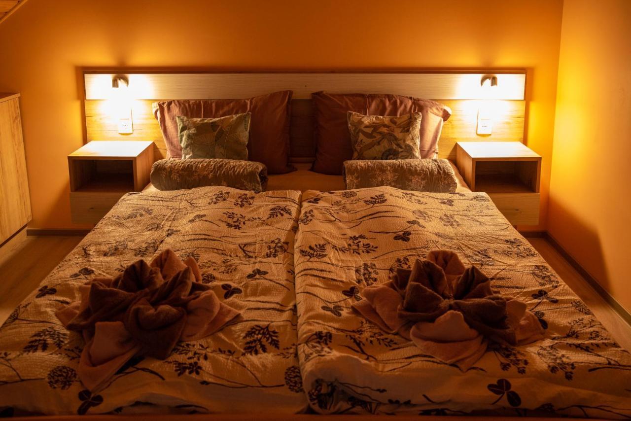Hotel Benige Vendeghaz Demjén Esterno foto