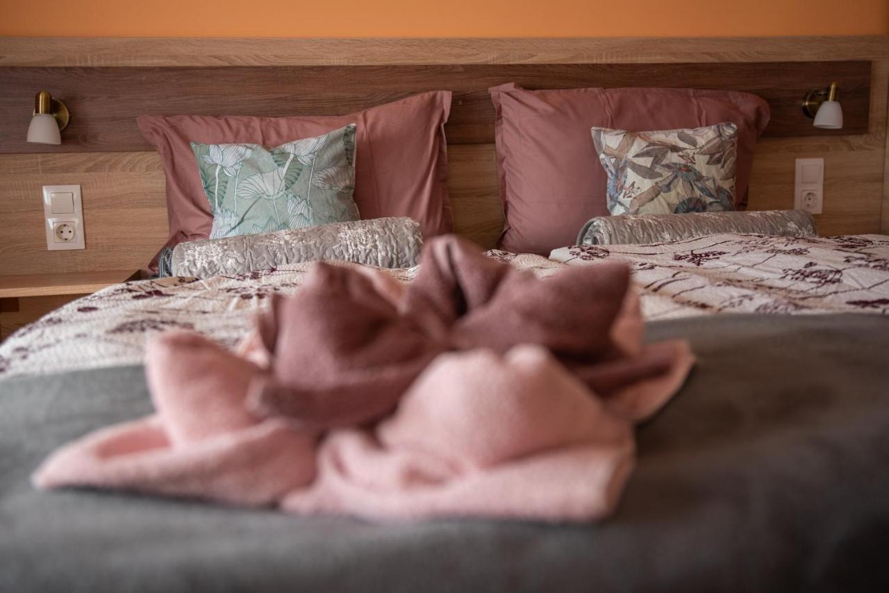 Hotel Benige Vendeghaz Demjén Esterno foto