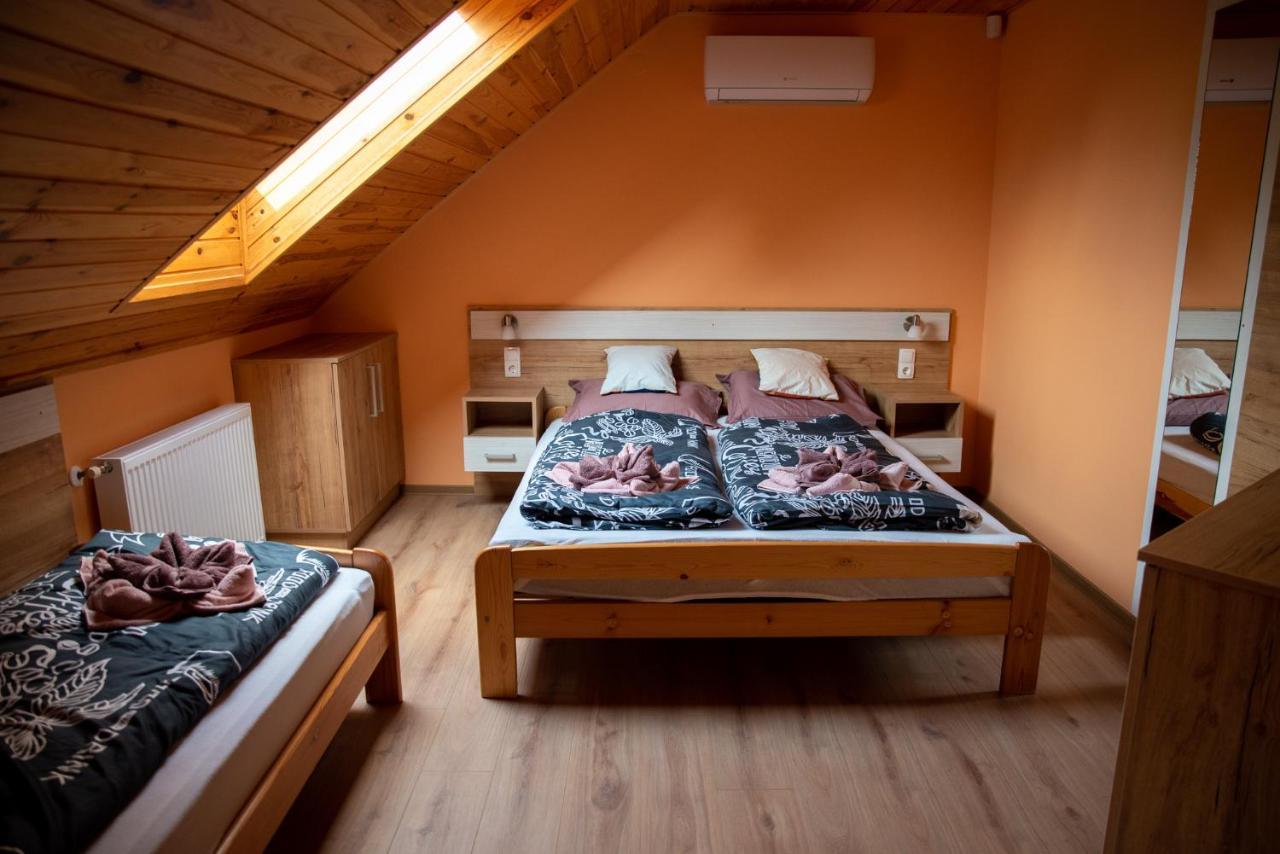 Hotel Benige Vendeghaz Demjén Esterno foto