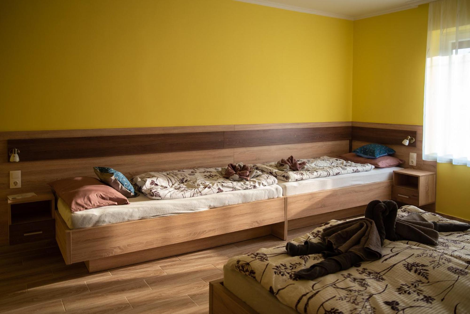 Hotel Benige Vendeghaz Demjén Esterno foto